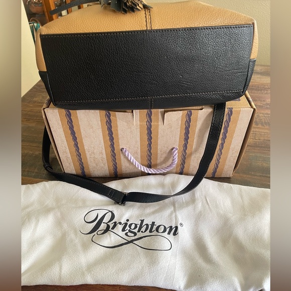 Brighton Handbag - Picture 5 of 6